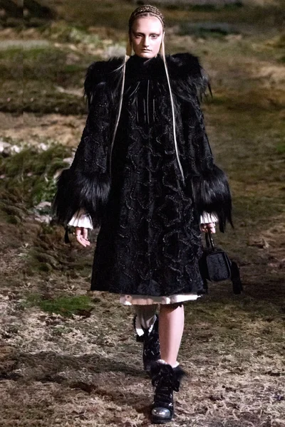 Look 1
